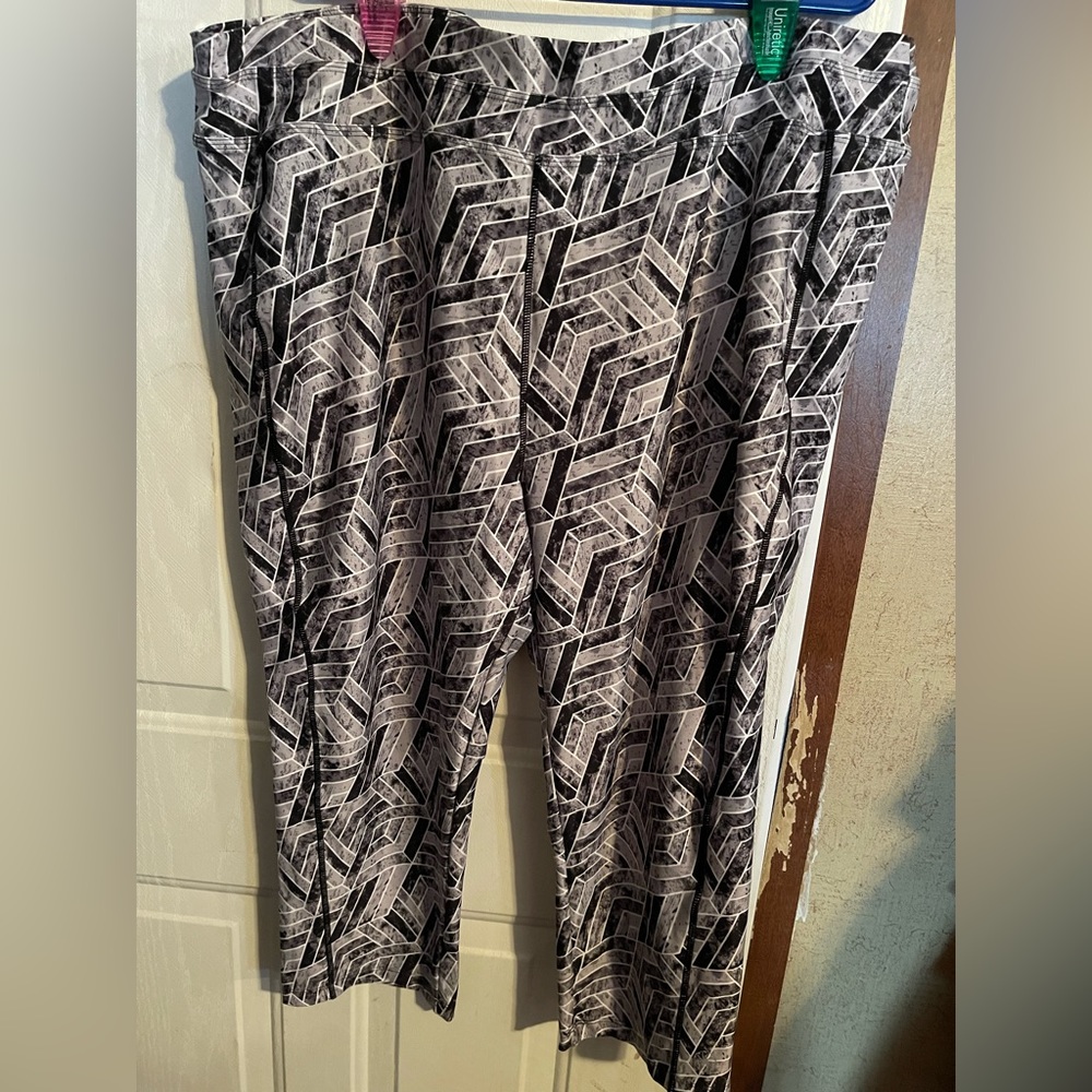 Fullbeauty Sport capris